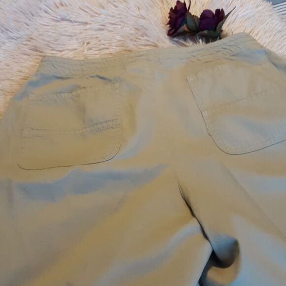 Liz Claiborne beige  Short Size 6P - Picture 4 of 11
